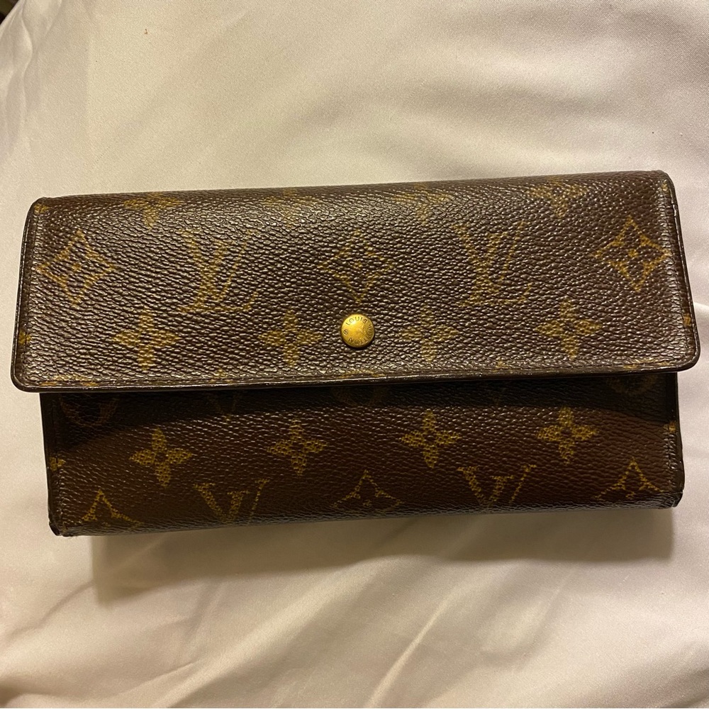 Louis Vuitton POOR condition wallet monogram